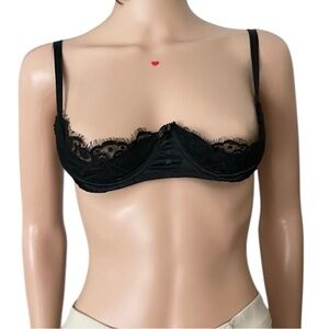 Vintage Fredrick’s of Hollywood black underwire lace bra